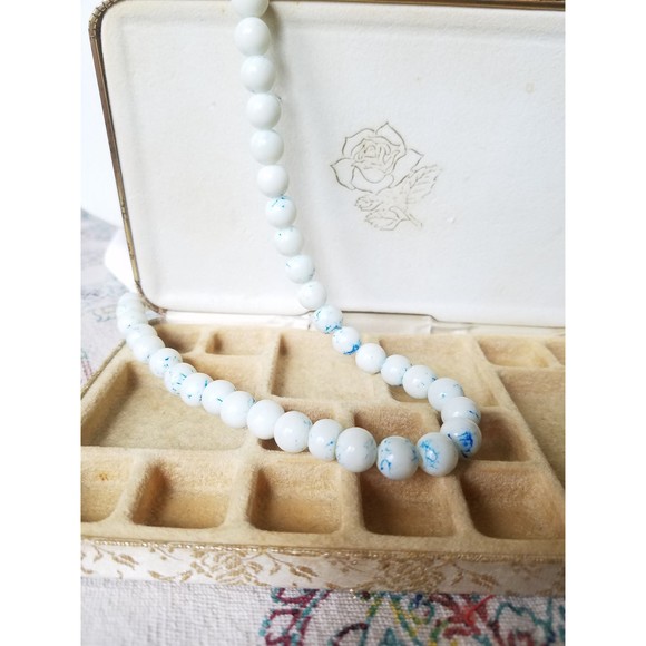 Teng Yue Tie Dye Marbled White with Blue Beaded Necklace - Picture 2 of 10